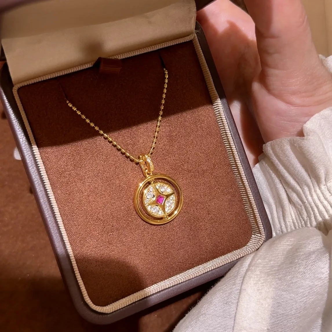 Light luxury retro Chinese style double-sided copper coins inlay diamond horse necklace high-end fashion pendant banquet jewelry