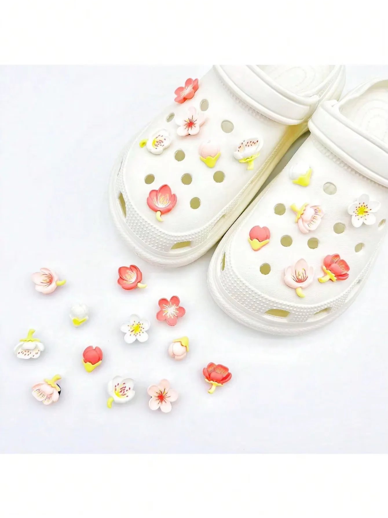12Pcs Cute Pink Floral Cartoon Shoe Charms, Removable Plastic DIY Decorations, Compatible with Clogs, Sandals and Beach Bags