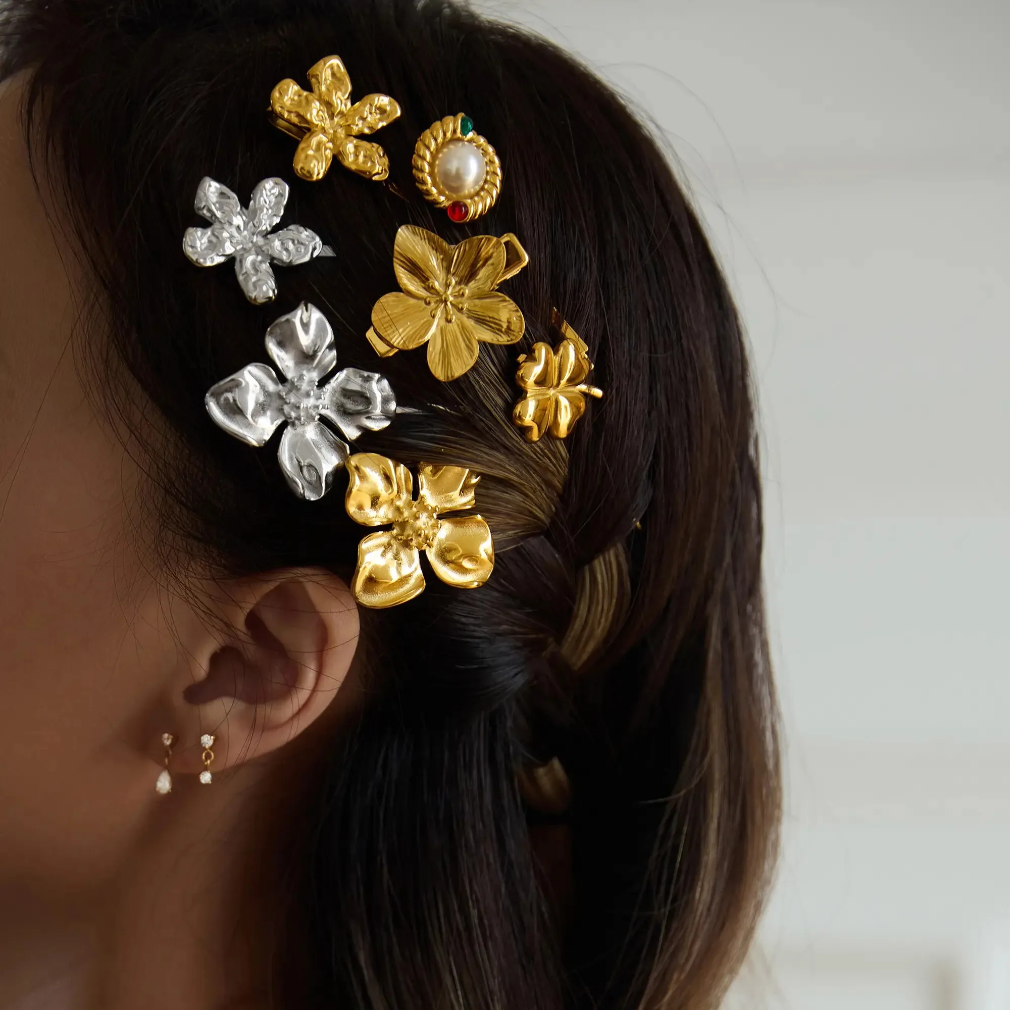 

18-каратное позолоченное нержавеющее сталь, роскошные заколки для волос с коваными цветами и лепестками для женщин, аксессуары для волос, не тускнеют, ювелирные изделия, головные уборы