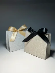 Glittering Candy Box Paper Christmas Gift Packaging Boxes with Ribbon for Wedding Favors and Birthday Party Decorations