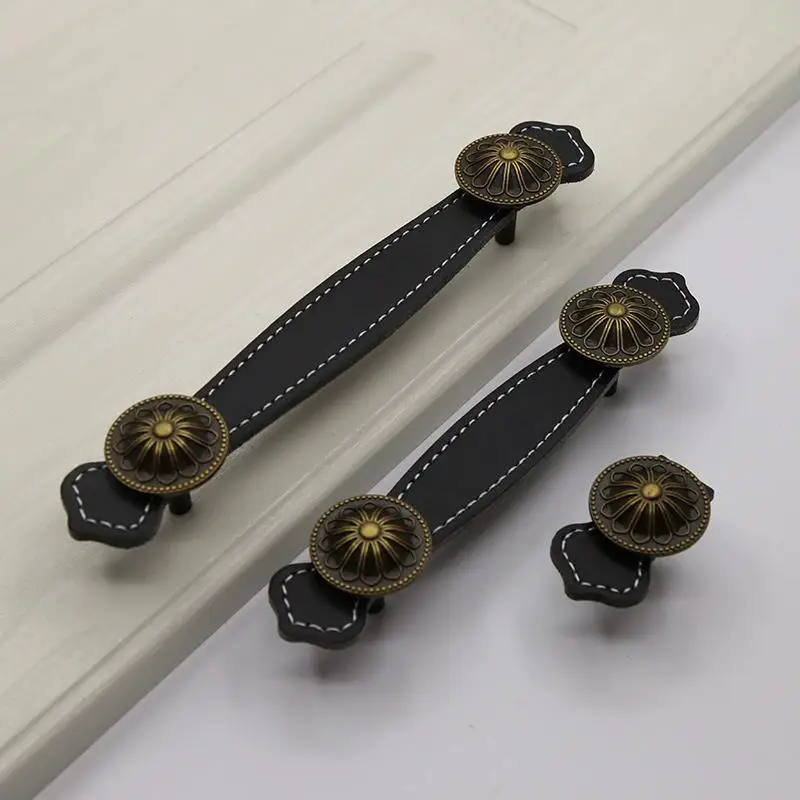 2pcs Fashion Retro Creative Wardrobe Drawer Pull Handle Modern Simple Cabinet Door Accessories Drawer Handle Cabinet Pulls Kitch