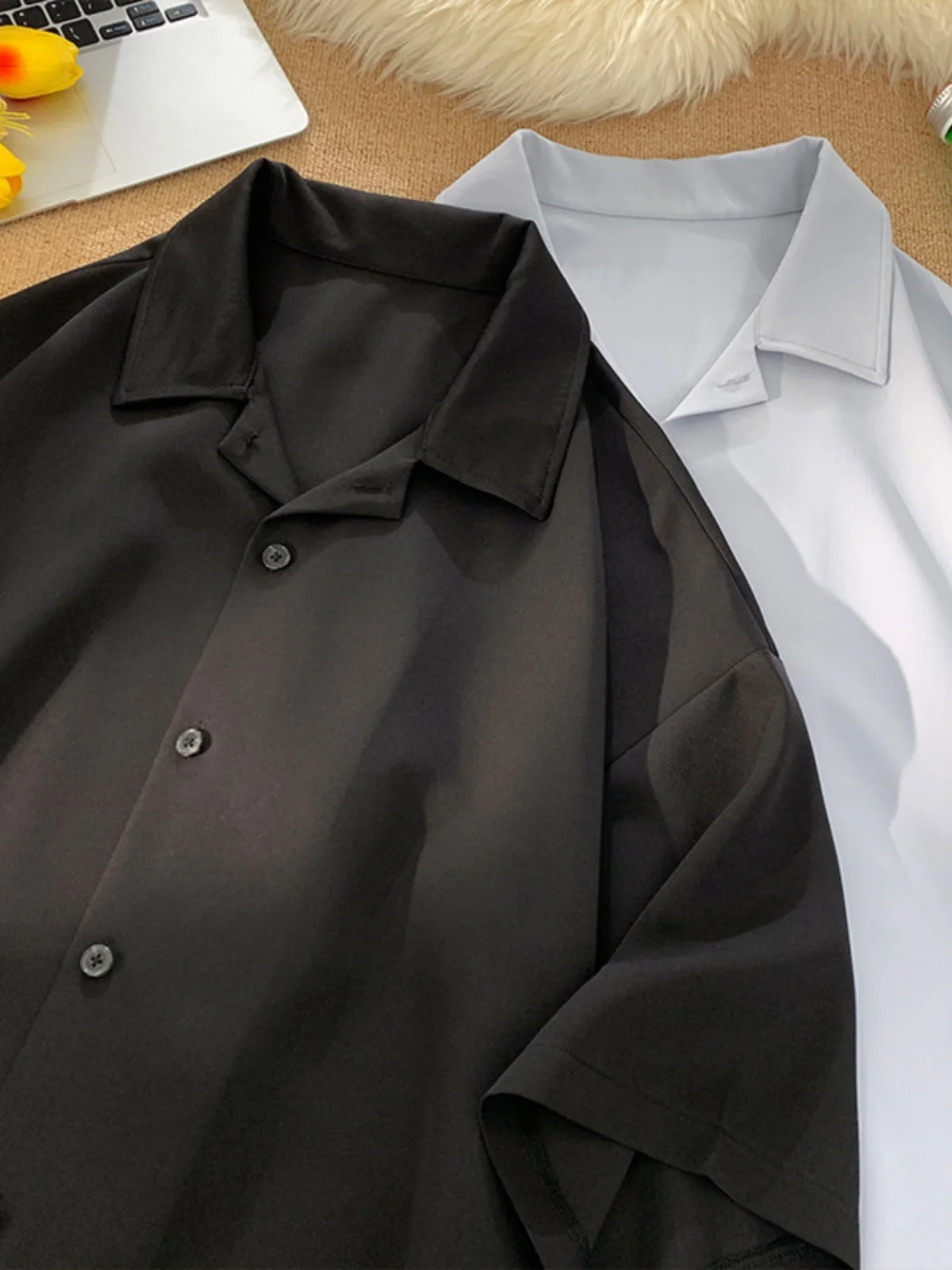 

Ice Silk Loose ort Sve Men's irt f Sve Summer New Sle Japanese Loose Fit Teenage Trendy Top Breathable Thin Fa...