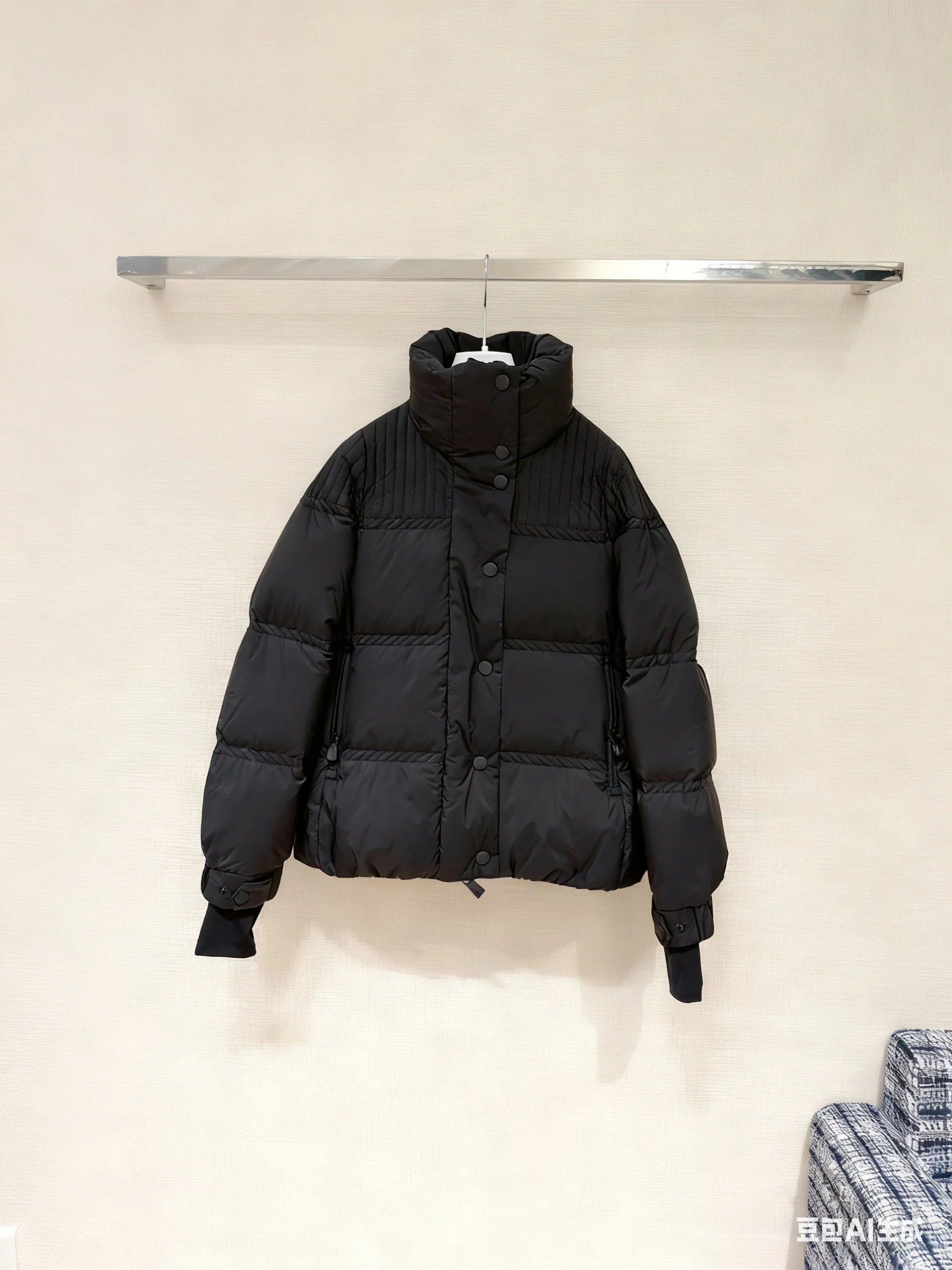 2025 Winter New Women's Black Stand Collar Puffer Jacket Loose Warm Coat Casual Short Outerwear with Button Closure