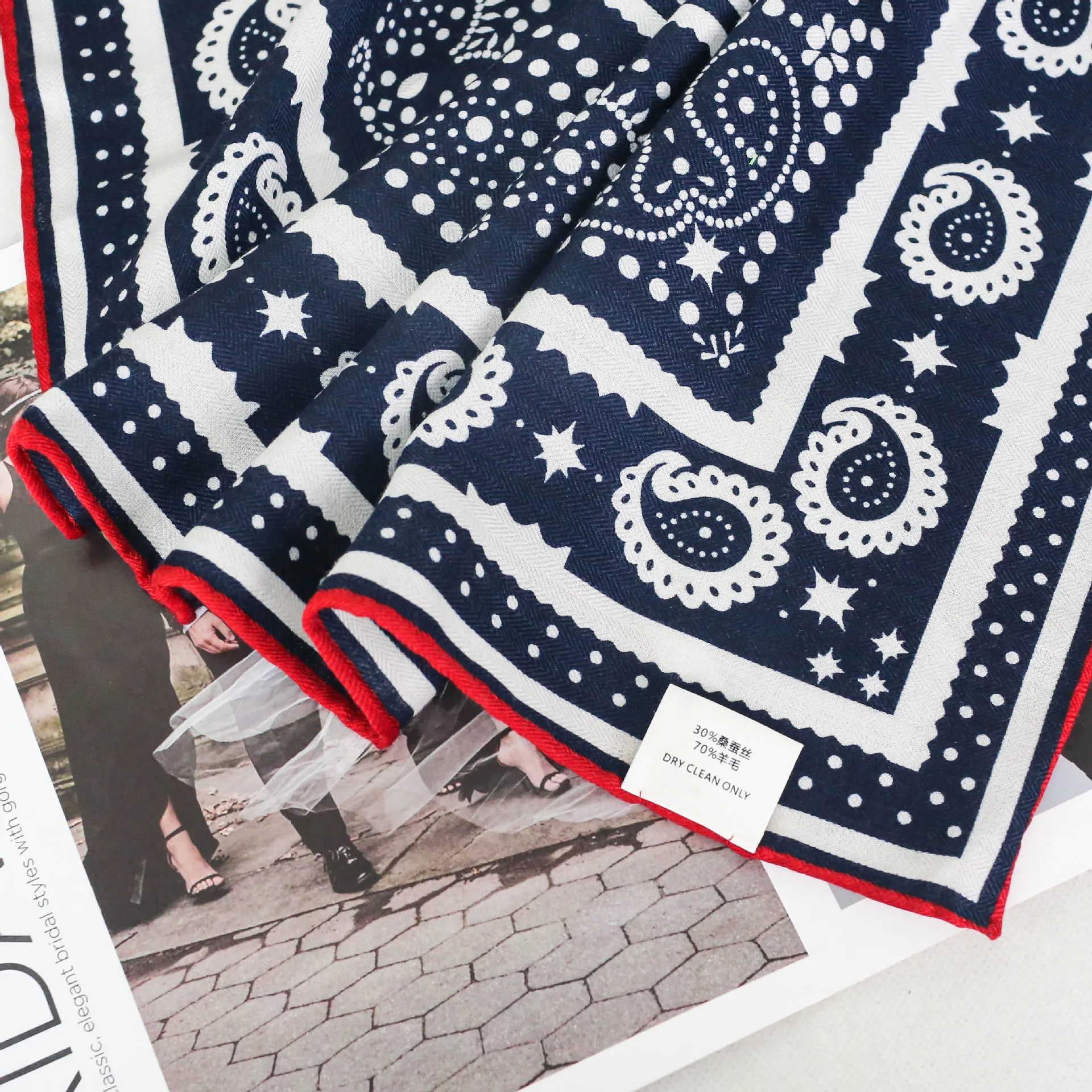 Horse Scarf 135CM Winter Large Shawls Hand Rolled Edges Head Bag Scarves Christmas Gift Luxury Clothing Accessories