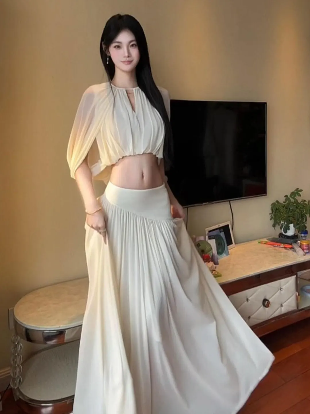 

Комплект для пляжного отдыха: топ и юбка, молодежный готовый образ OOTD, модный летний комплект 2026, женская футболка с коротким рукавом