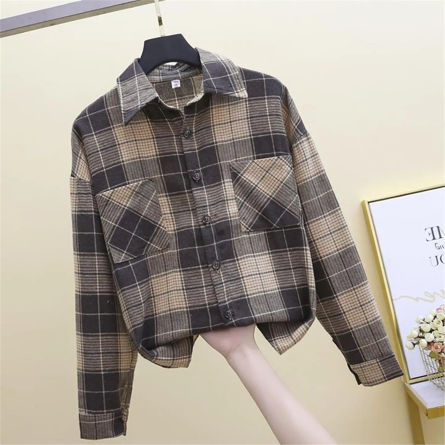 

Hong Kong Style Chic Plaid Shirt Women's Sensual Loose Fit Long Sleeve Button up Grunge Coat Spring Autumn Design Casual Wear