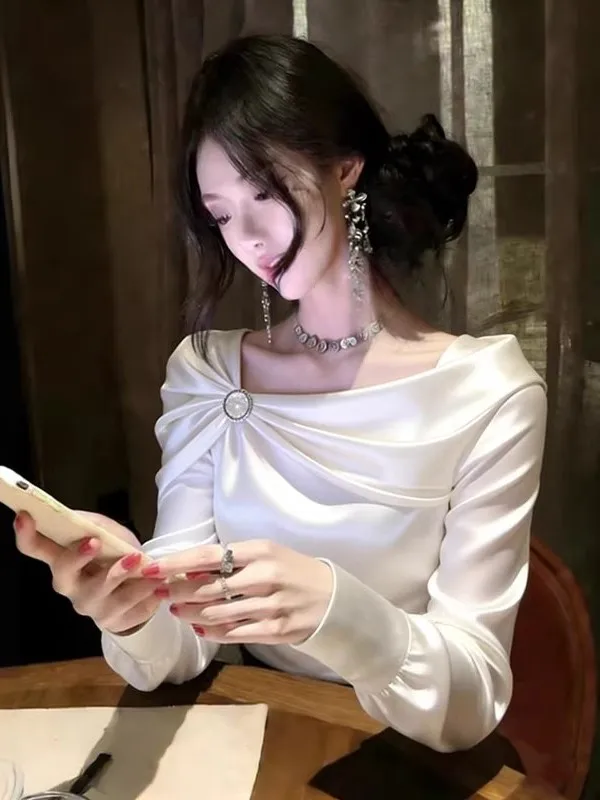 

Elegant White Silk Shirt Women's Spring 2026 New Style Luxury Versatile Office Commute Shirt Straight Korean Style Long Sleeve