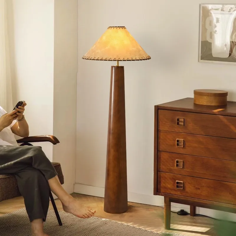 Floor lamp retro log wind bedroom study tea room Nordic solid wood vertical table lamp