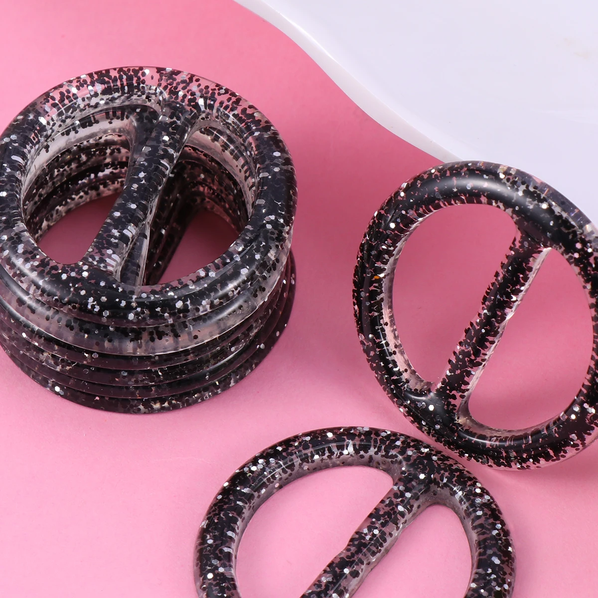 

50pcs Fluorescent Sun Buckle Clip Rings Smooth Durable Shirt Clothing Corner Knotted Buckles Scarf Clips T Shirt Accessories