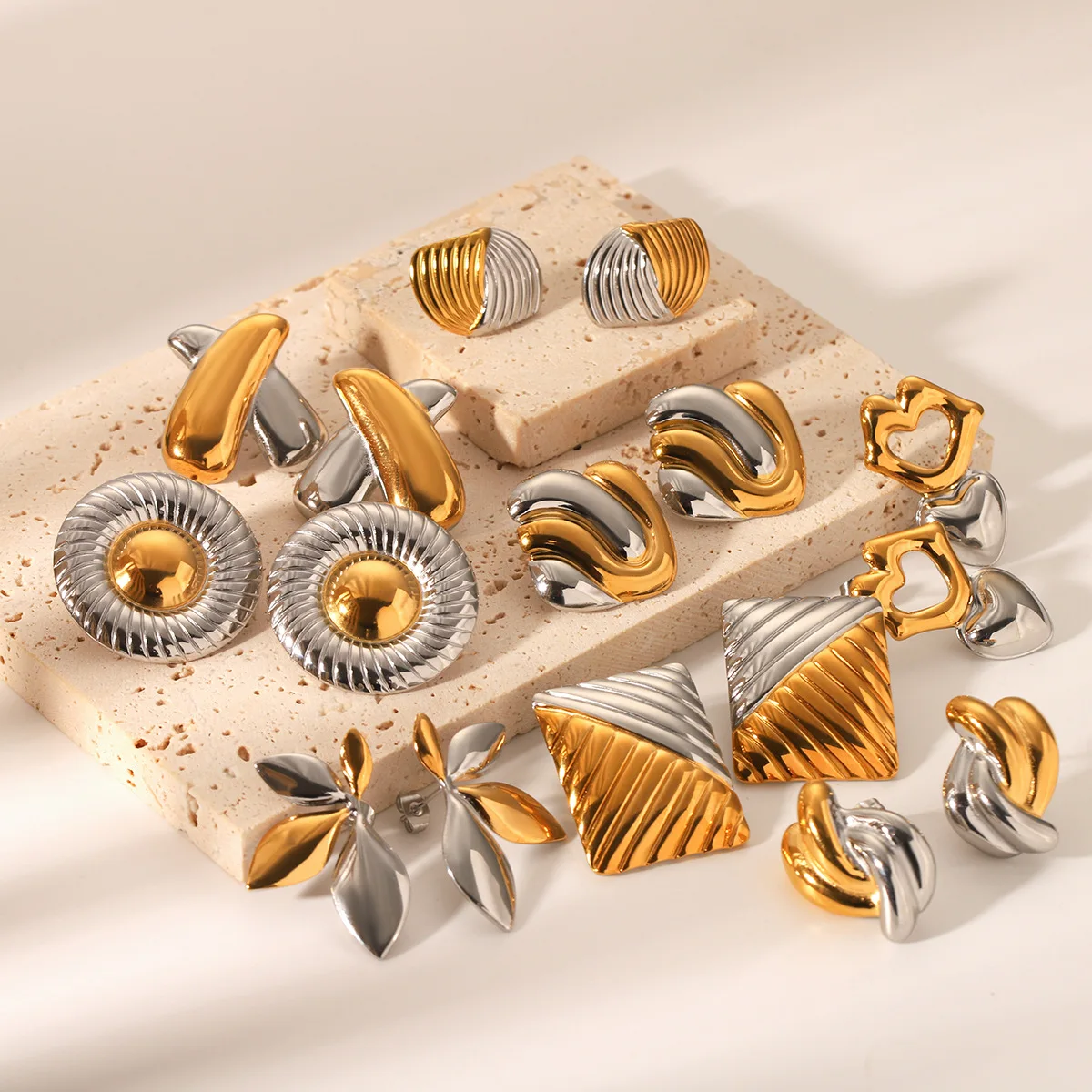 Yori 2025 oro nuevo plata mezcla de colores geométricos pendientes de acero inoxidable impermeable y hipoalergénico joyería de fiesta de verano