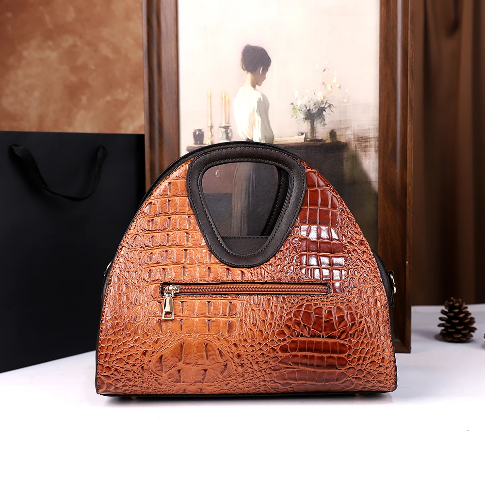 This 2025 New Crocodile-patterned Hand-held Bun Mother Bag Is a Versatile and Elegant Crossbody Bag for Ladies