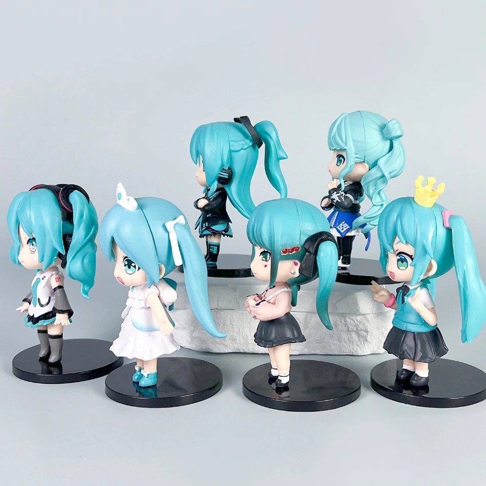 11 cm Anime Nuovo Hatsune Miku Figura Mini Personaggio Ornamenti Kawai Green Hatsune Decorazione della scrivania di Casa Giocattolo per adulti Regalo di compleanno per bambini