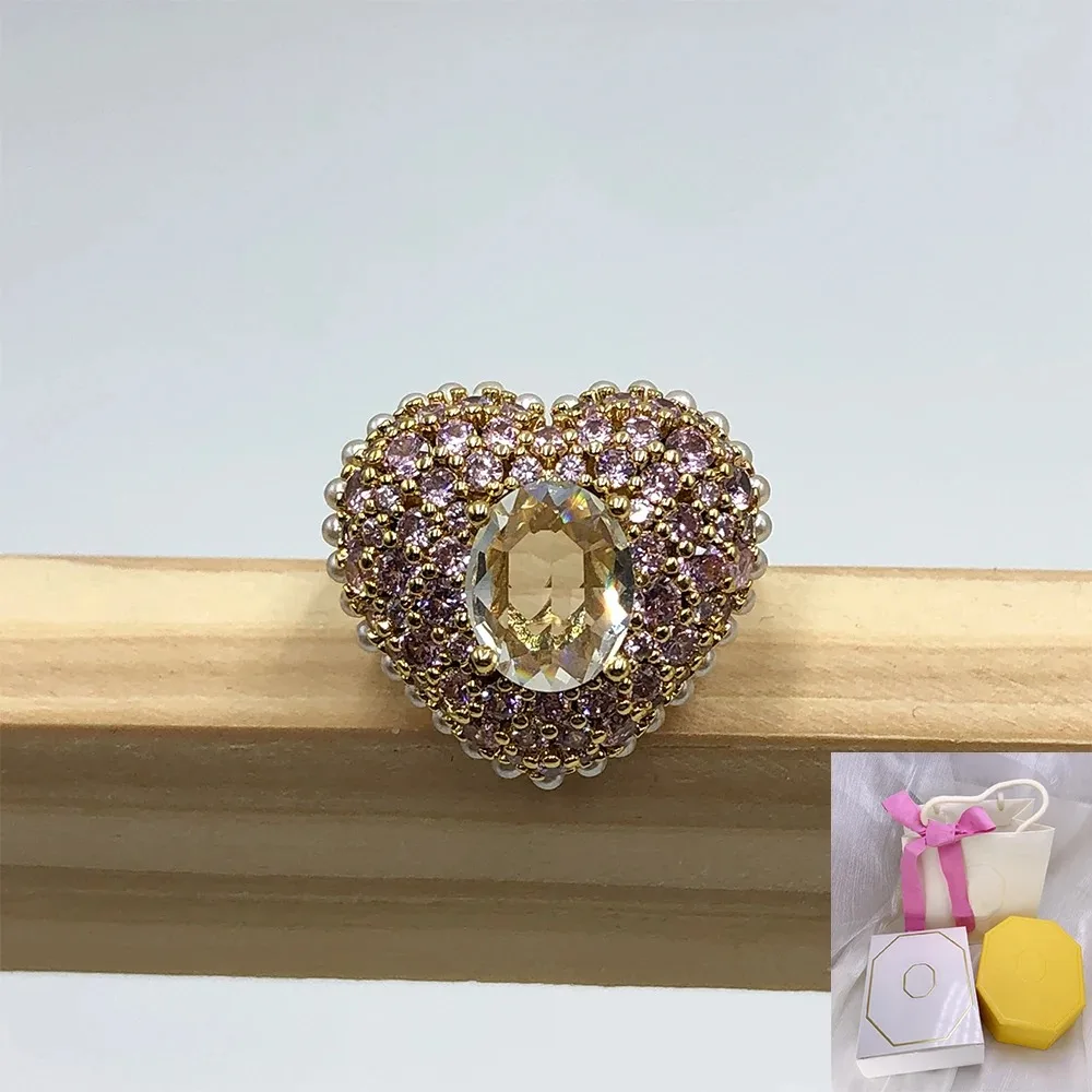 แหวนอิดิลเลียรุ่นใหม่ปี 2024 แหวนส่วนตัวทรงแปดเหลี่ยมประดับคริสตัลเลียนแบบมุกสีชมพูรูปหัวใจ ดีไซน์โรแมนติกสำหรับผู้หญิง เหมาะเป็นของขวัญ