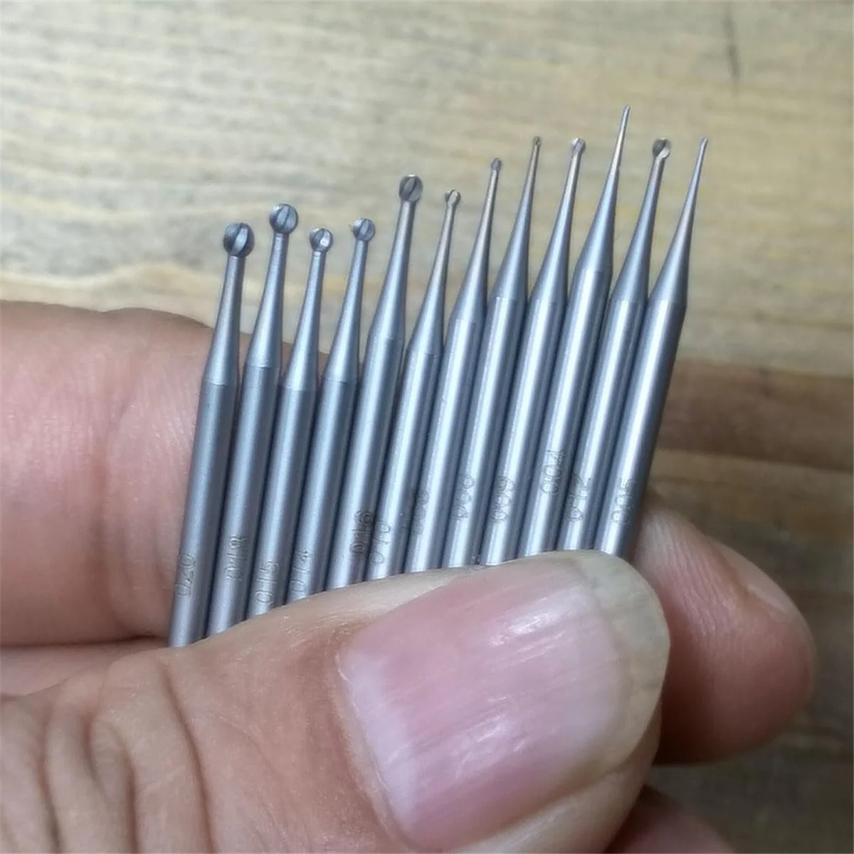 Eco-friendly 12Pcs Round Shape Ball Burr Set - 3/32Inch Shank Jewelry Making Burs Round Ball Shape Engraving Bits