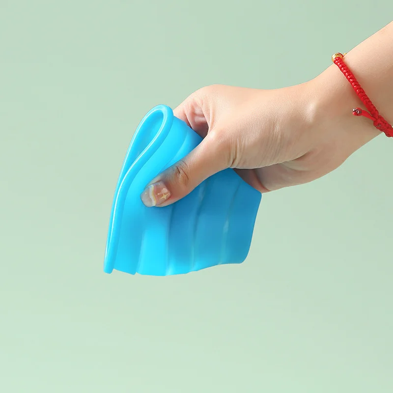 

50pcs Creative Food Grade Silicone Outdoor Sports Folding Water Cup Portable Mini Travel Fitness Water Cup Mouthwash Cup