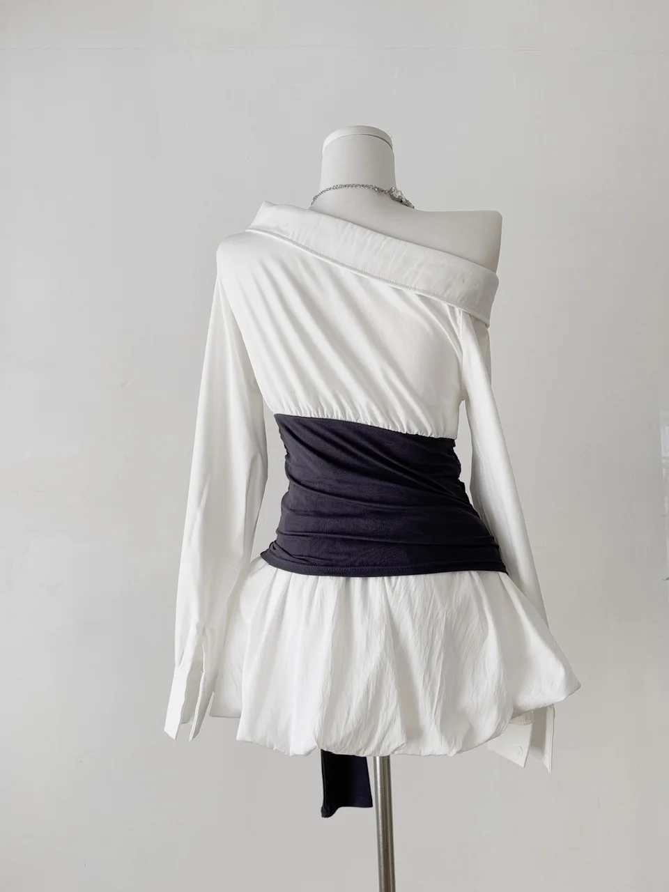 

Корейский антивозрастной дизайн, нерегулярное плечо, длинная свеч irt, утягивающая пышная юбка с высокой талией, сексуальный комплект из двух предметов