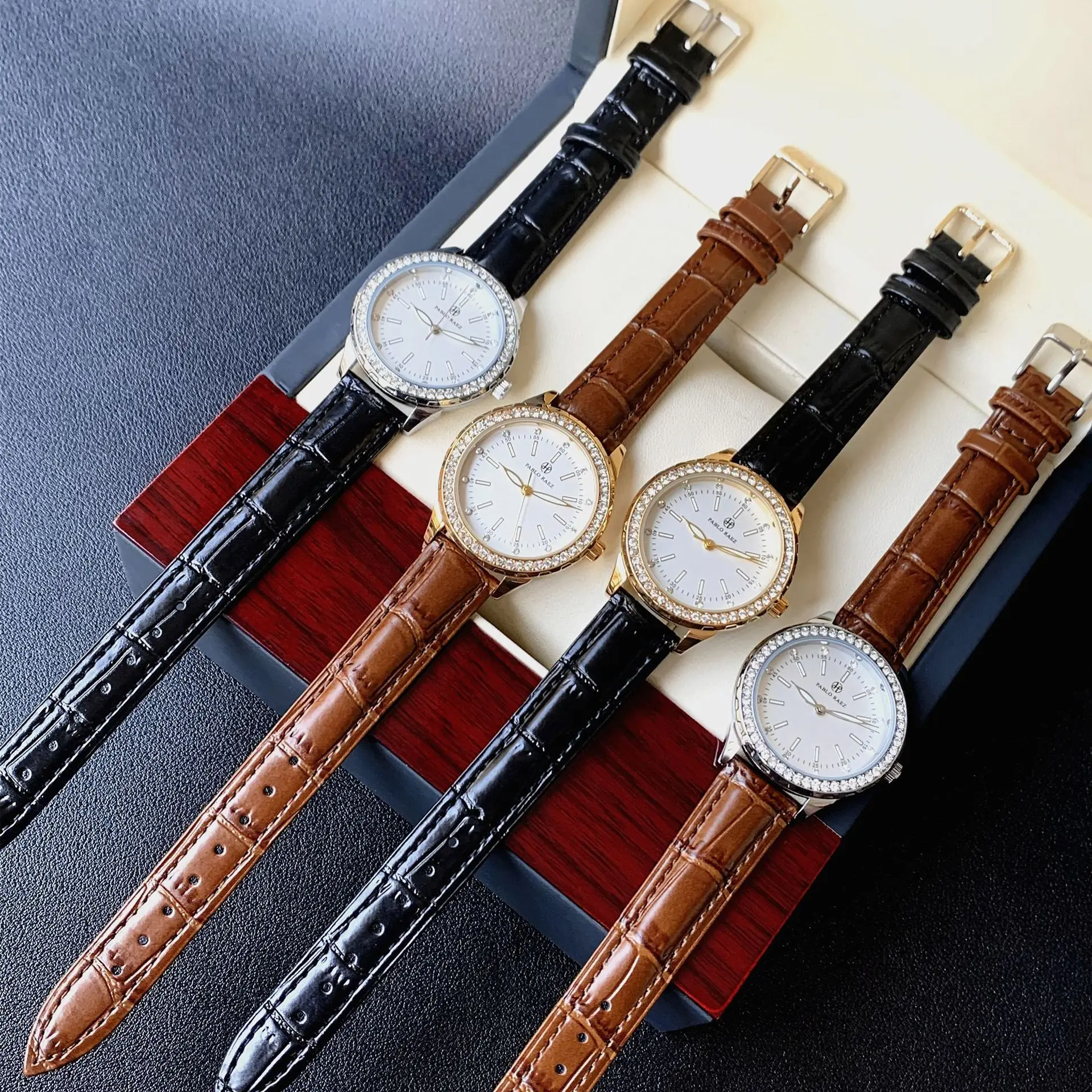 ZH122 ساعة نسائية عصرية وعصرية، تقويمات الأعمال، ساعات كوارتز مقاومة للماء، ساعات ترفيهية، هدايا، ساعات للمرأة