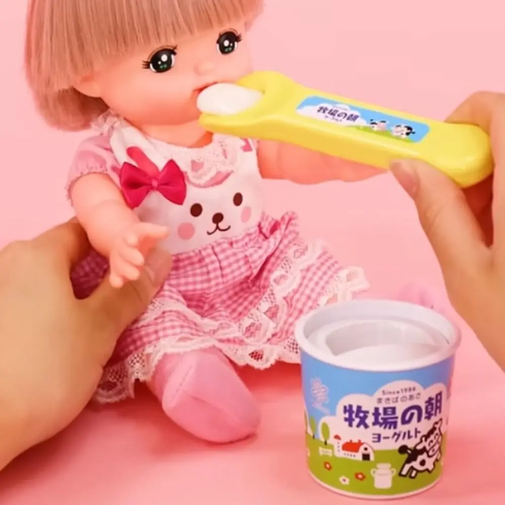 Ragazza Alimentazione alimentare Budino allo yogurt Giocattolo Orsetto Cibo Gioco di ruolo Educazione precoce Fai finta di giocare Modello di casa Giocattolo da cucina