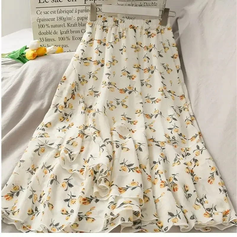 Q1 White Skirt