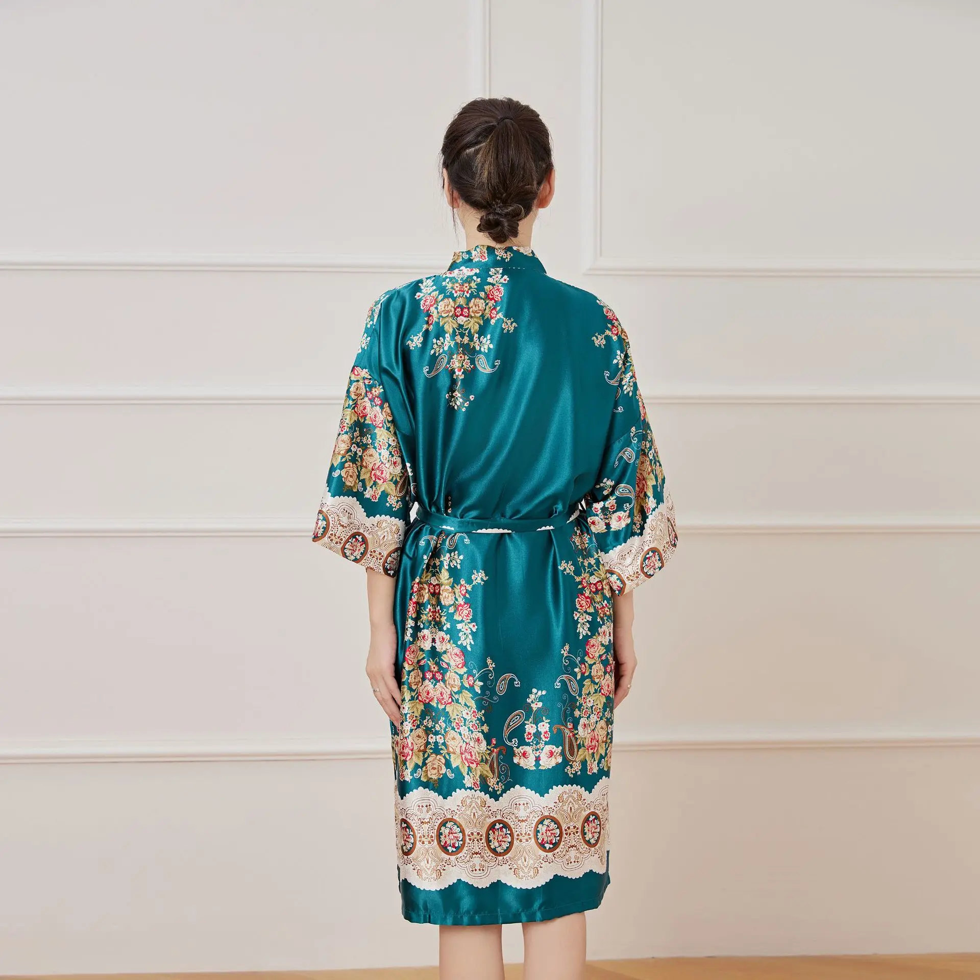 New Arrival Kimono Robe Women\'s Silky Satin Bathrobe Flower Printed Kaftan Robe Gown With Belt Female Japanese Yukata