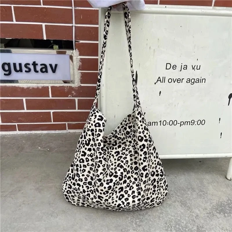 Thumbnail 3 - #36 Best Canvas Shoulder Bags to Buy In 2026
