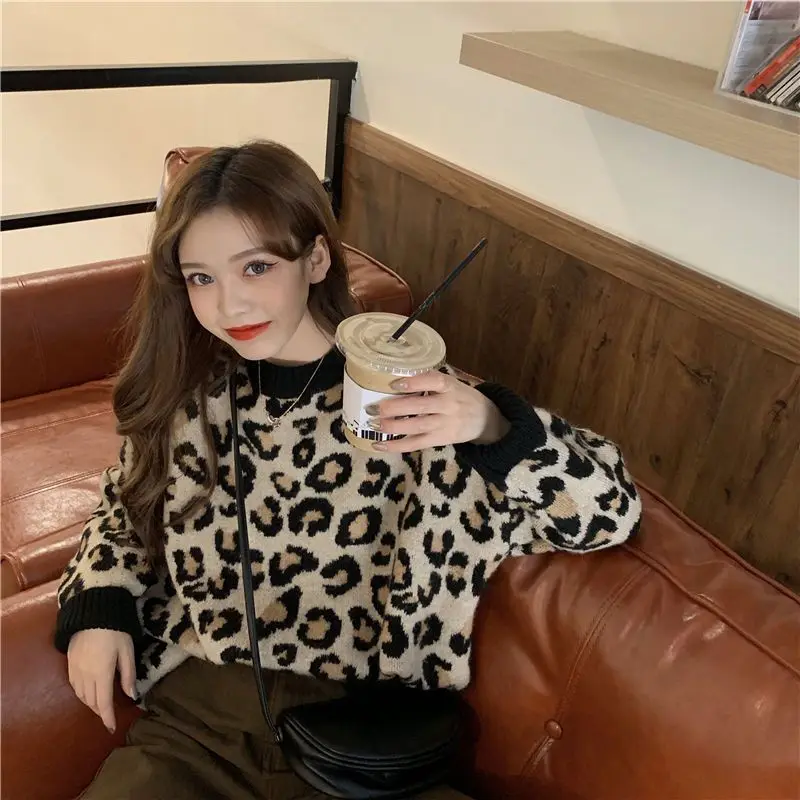 2024 Winter New Retro Leopard Print Sweater for Women Autumn/Winter New Fashion Casual Loose Versatile Trendy Knitted Hoodie Top