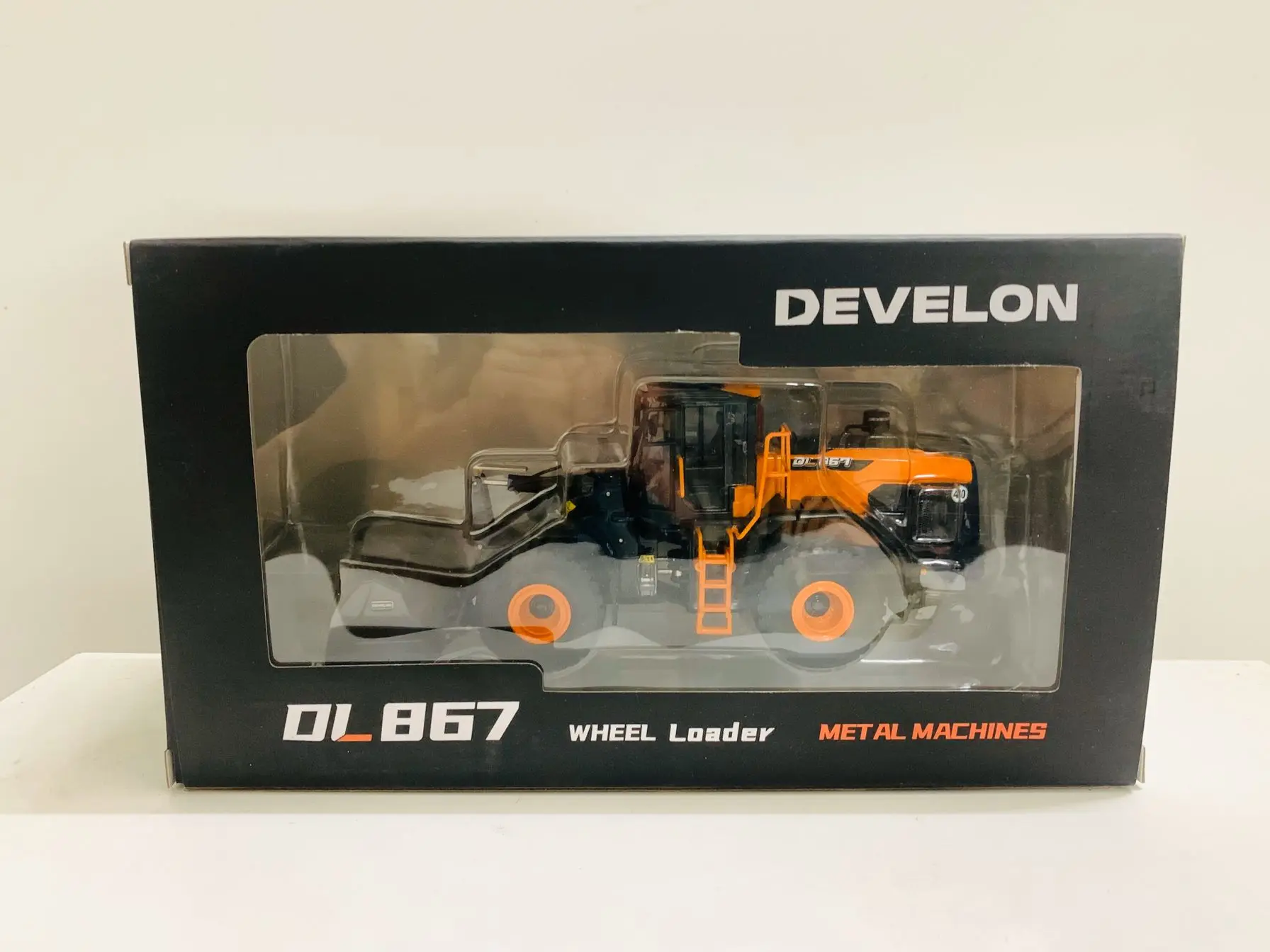 Devenon-cargador de ruedas DL867, máquina de Metal a escala 1:50, modelo fundido a presión, nuevo en caja