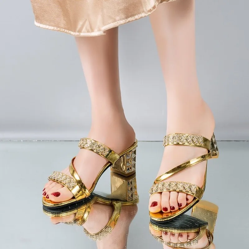 2024 Summer New Large Size Women's Korean Version Sequined Round Head Rhinestone Thick with Comfortable Sandals