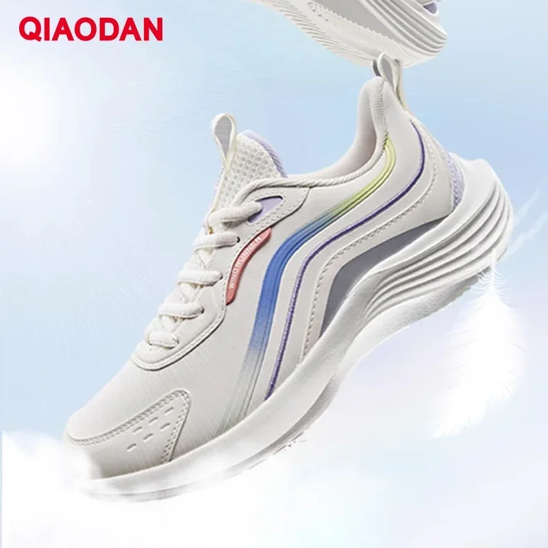 qiaodan-chaussures-de-course-decontractees-en-cuir-pour-femme-legeres-impermeables-semelle-souple-absorbant-les-chocs-rencontre-hiver-2024-xm46210219a