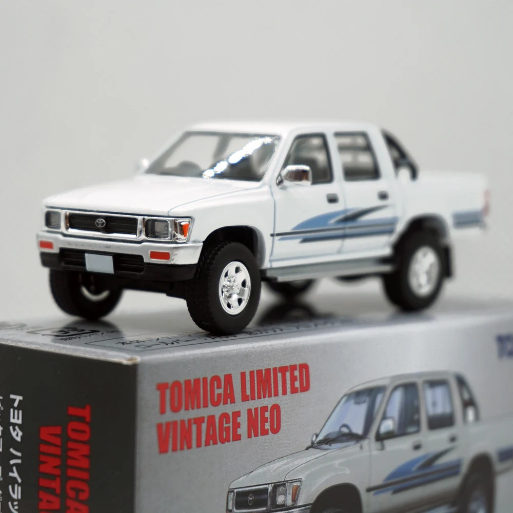 TOMYTEC 1:64 Hilux TLV N255c/N256b Collection of die cast alloy trolley model ornaments