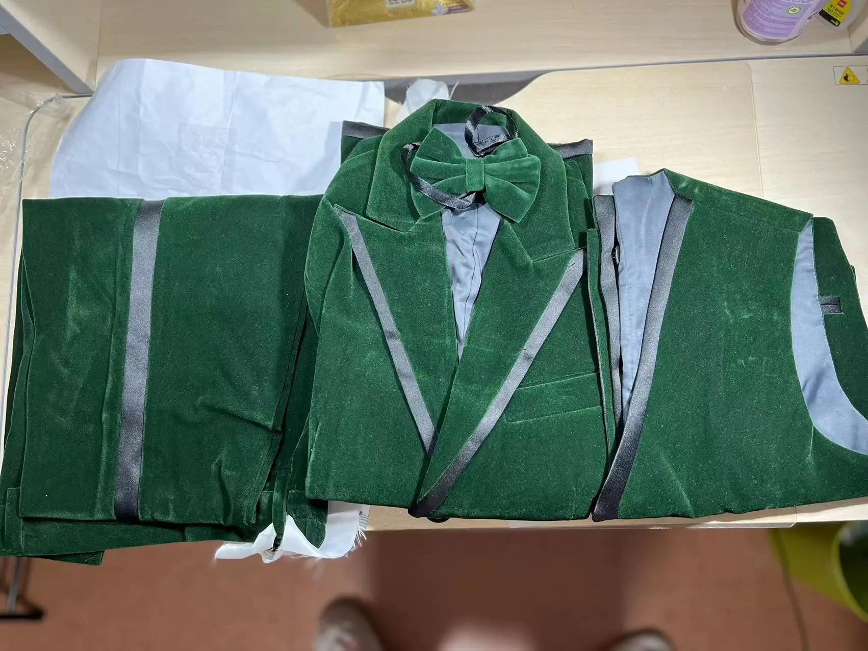 Estoque 12t verde veludo menino terno para o baile de formatura casamento formal outono inverno vestido de casamento menino terno (jaqueta + colete + calças)