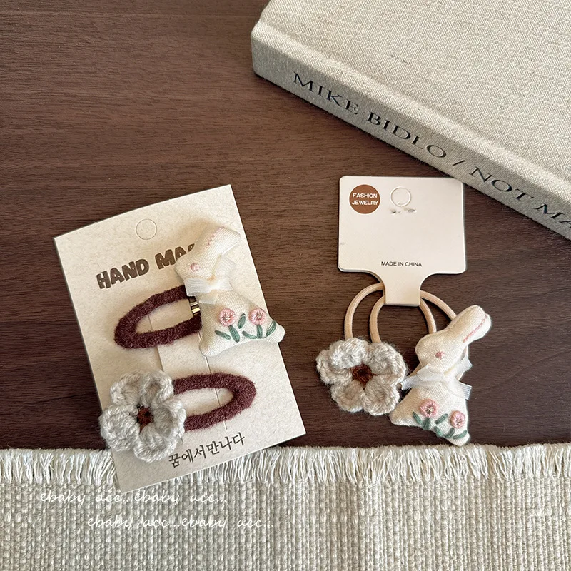 مشبك شعر للأطفال مصنوع يدويًا من القماش على شكل أرنب زهري باللون البيج للفتيات على الطراز العتيق