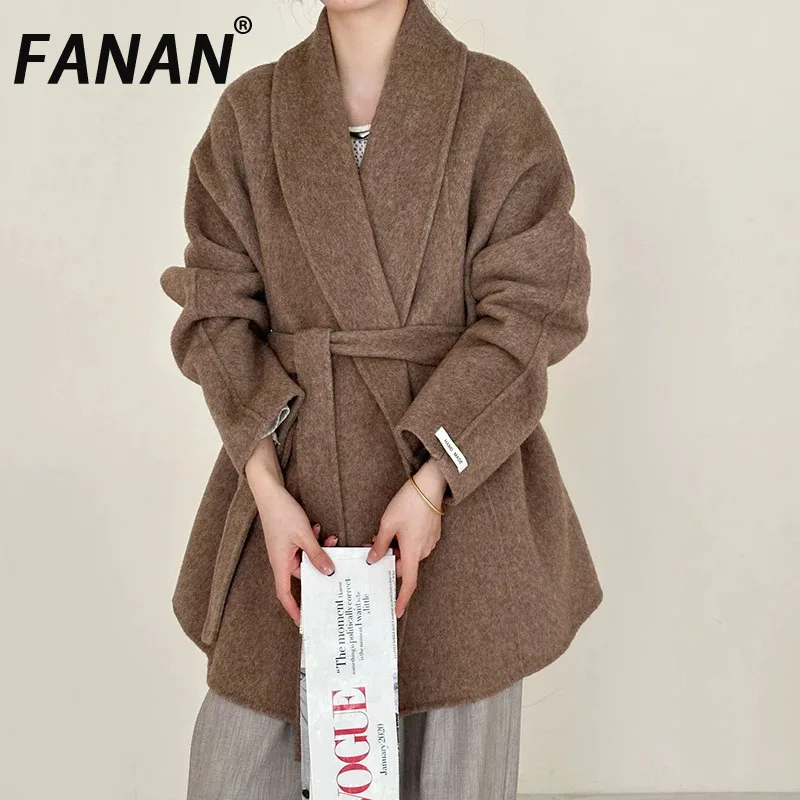 

FANAN Халат Стиль Шалевый воротник с завязками Рукав реглан Женское двустороннее шерстяное пальто средней длины Новое зимнее свободное толстое пальто