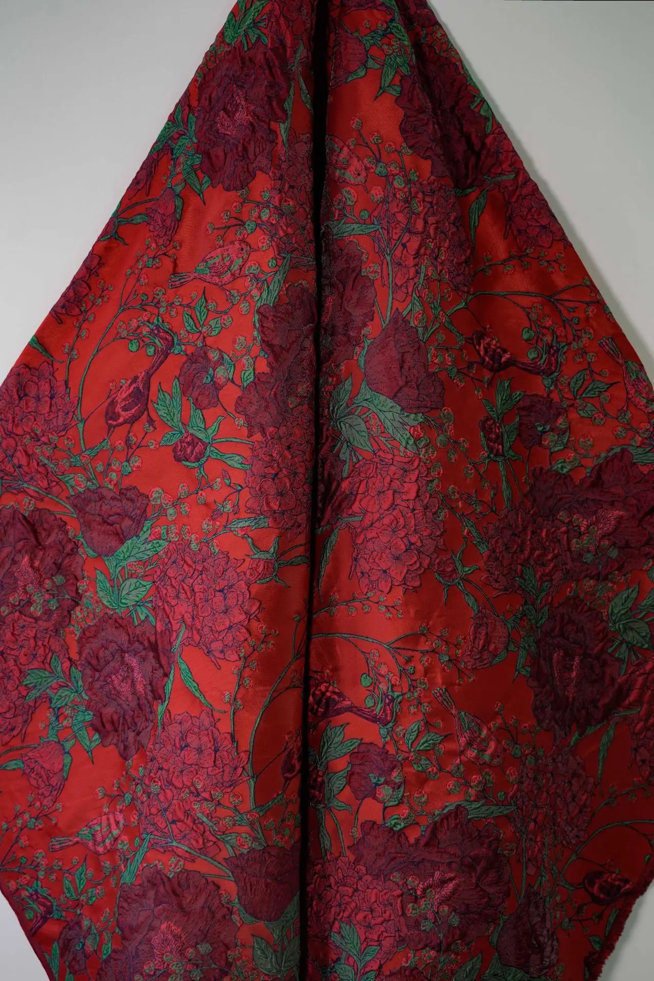 Red Flower Relief Jacquard Fabric Retro Women\'s Dress Skirt Luggage Bag Decorative Sewing Fabric
