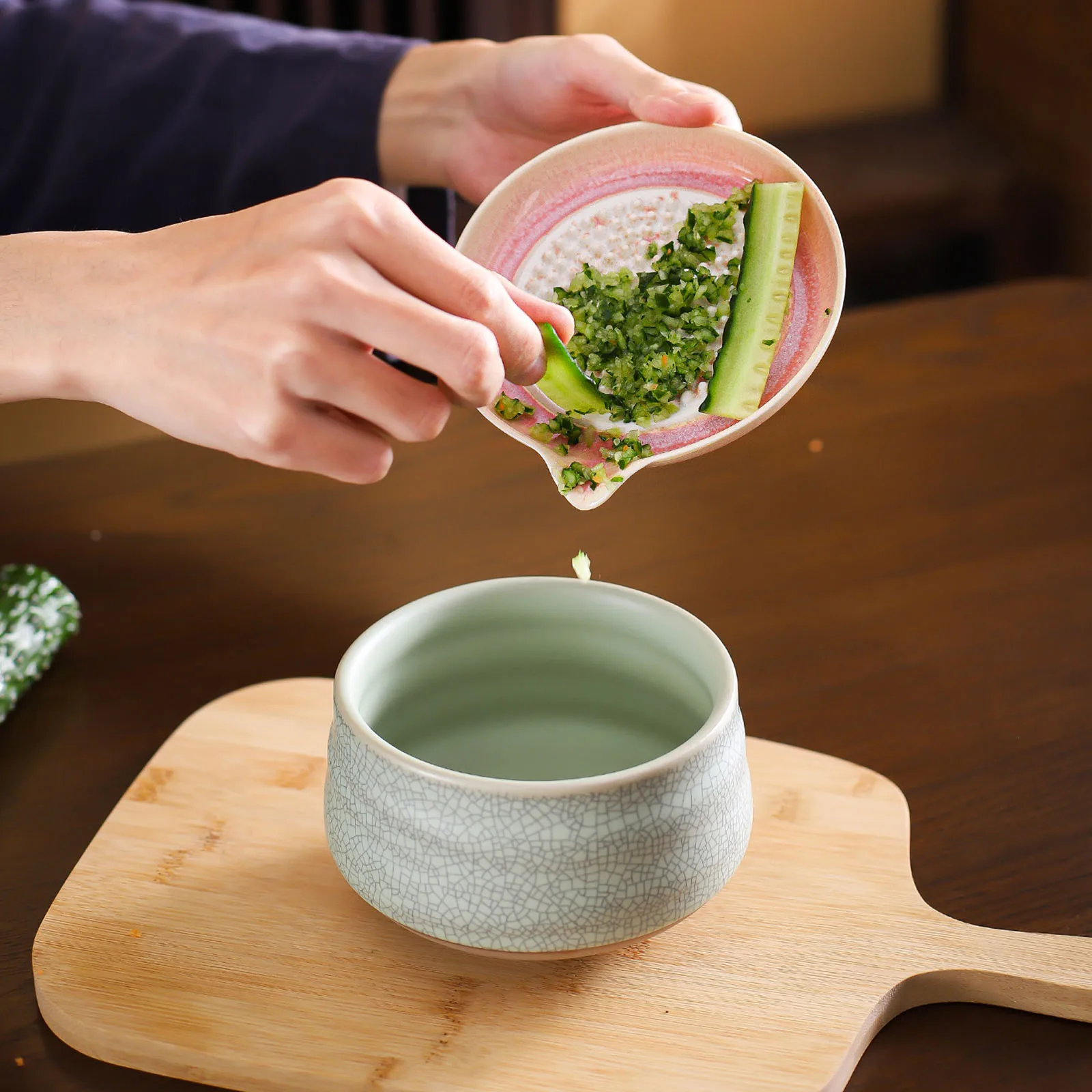 Porcelain Ginger Grater with Spout Household Ceramic Grinding Disc Reusable Garlic Mincer Tray for Fine Paste Garlic Wasabi
