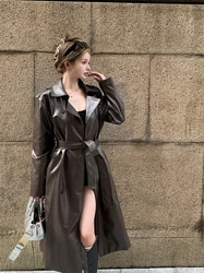 Abrigo Retro de cuero por encima de la rodilla para mujer, chaqueta de moda, rompevientos de PU suave con cinturón, temperamento, primavera y otoño, nuevo