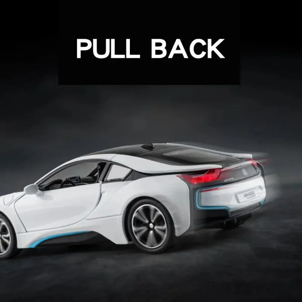 1:22 i8 سيارة رياضية مصنوعة من خليط معدني نموذج مضاد للسقوط ألعاب سيارات قابلة للسحب واقعية مدمجة مع ضوء وصوت لعيد الميلاد