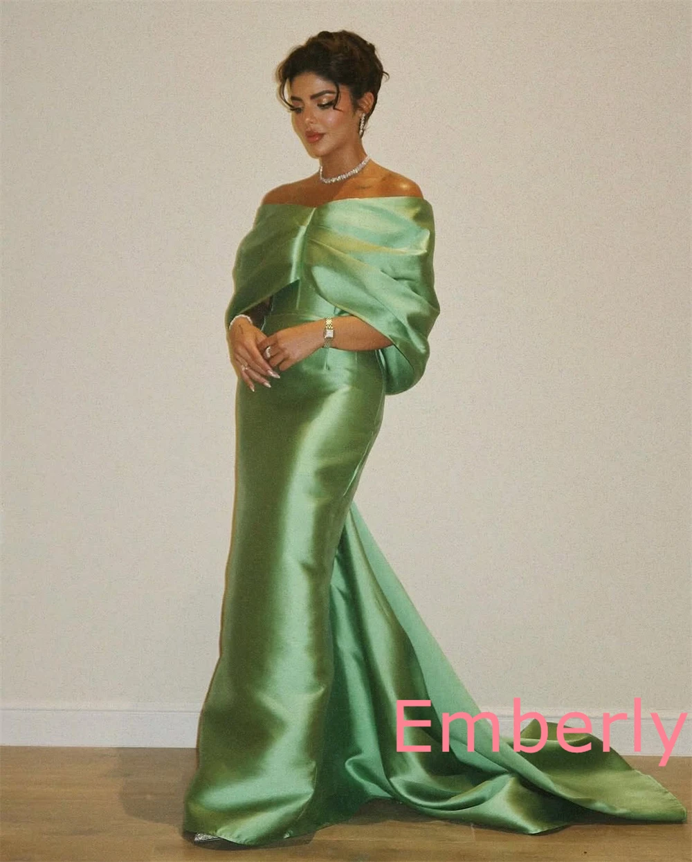 Customized Formal Green Satin Evening Dress Modern Boat Neck Off theShoulder Sleeveless Party Dress High Quality Celebrity Gowns