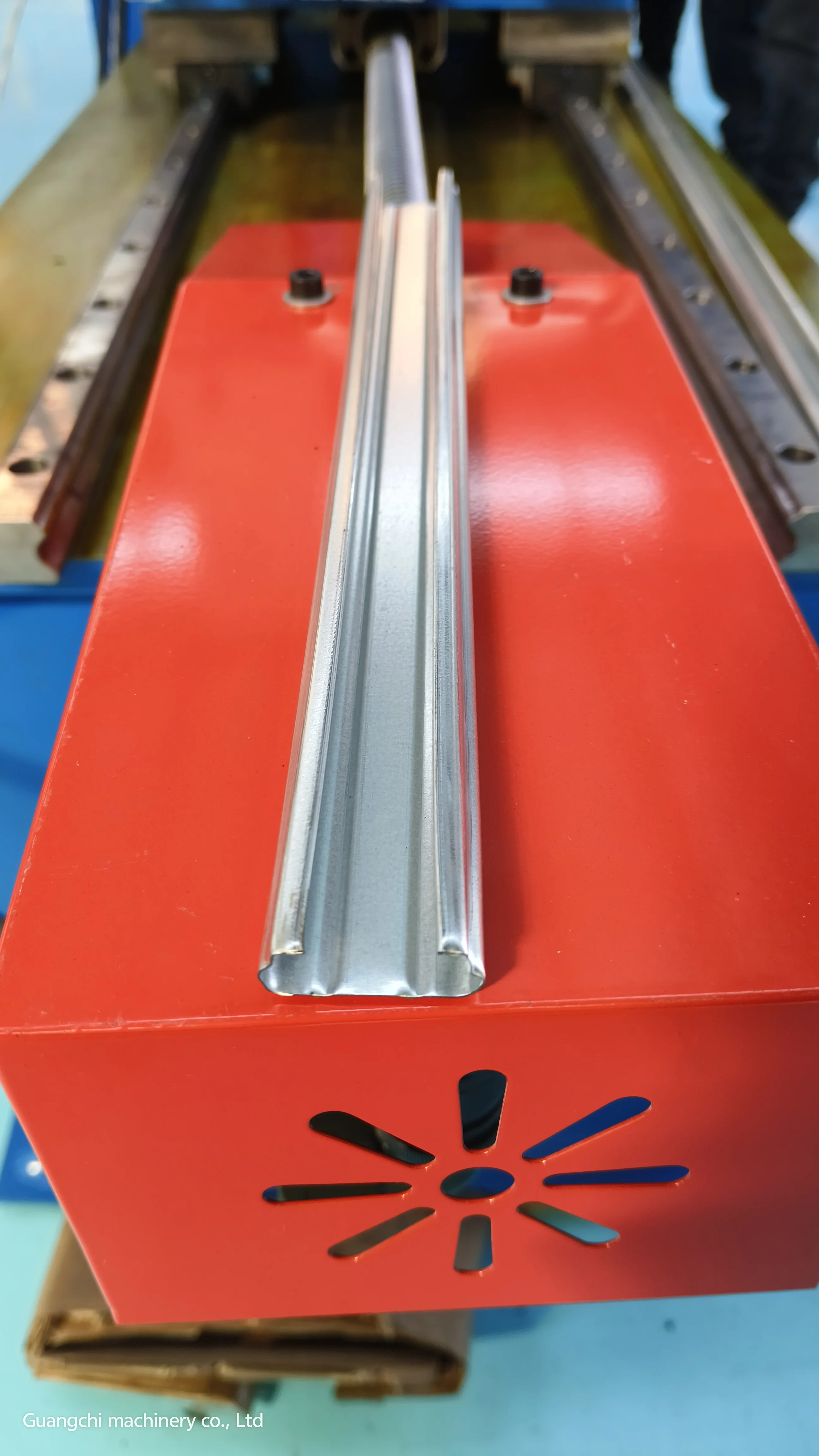 Automatic PLC Controlled Motor & Engine Driven Greenhouse Spring Wire Lock Channel Roll Forming Machine 20-70m/min 380V