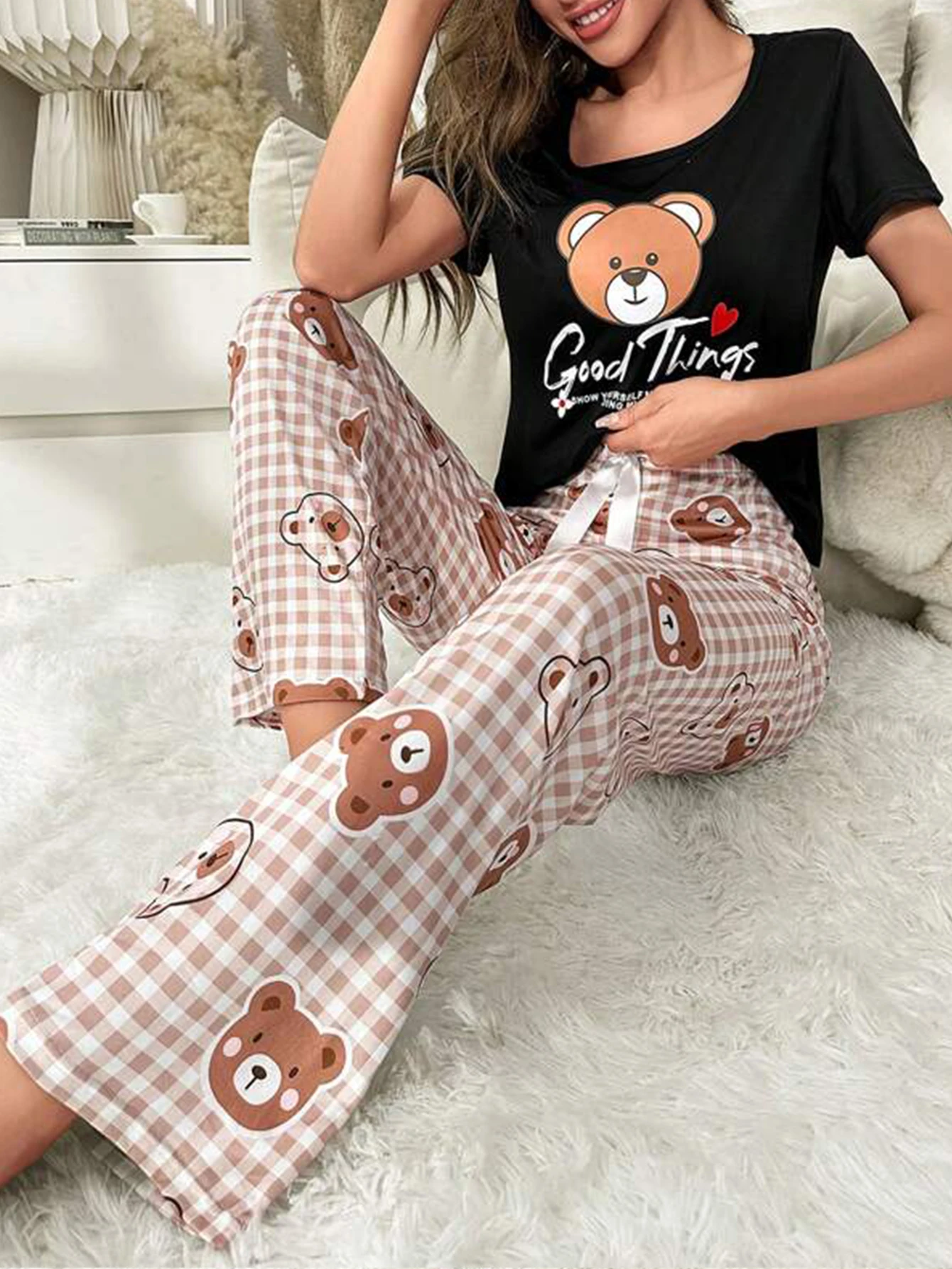 Cute Cartoon Bear Print Pajamas Set Short Sleeve Round Neck Top Bow Decor Pants Women\'s Sleepwear Loungewear Set