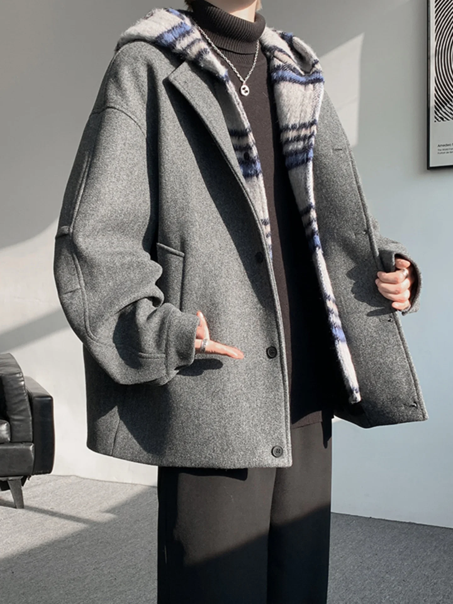 

High-End Men's Woolen Jaet with Hood Color Blo Design Autumn Winter Thiened Material Casual Faion Urban Sle Coat