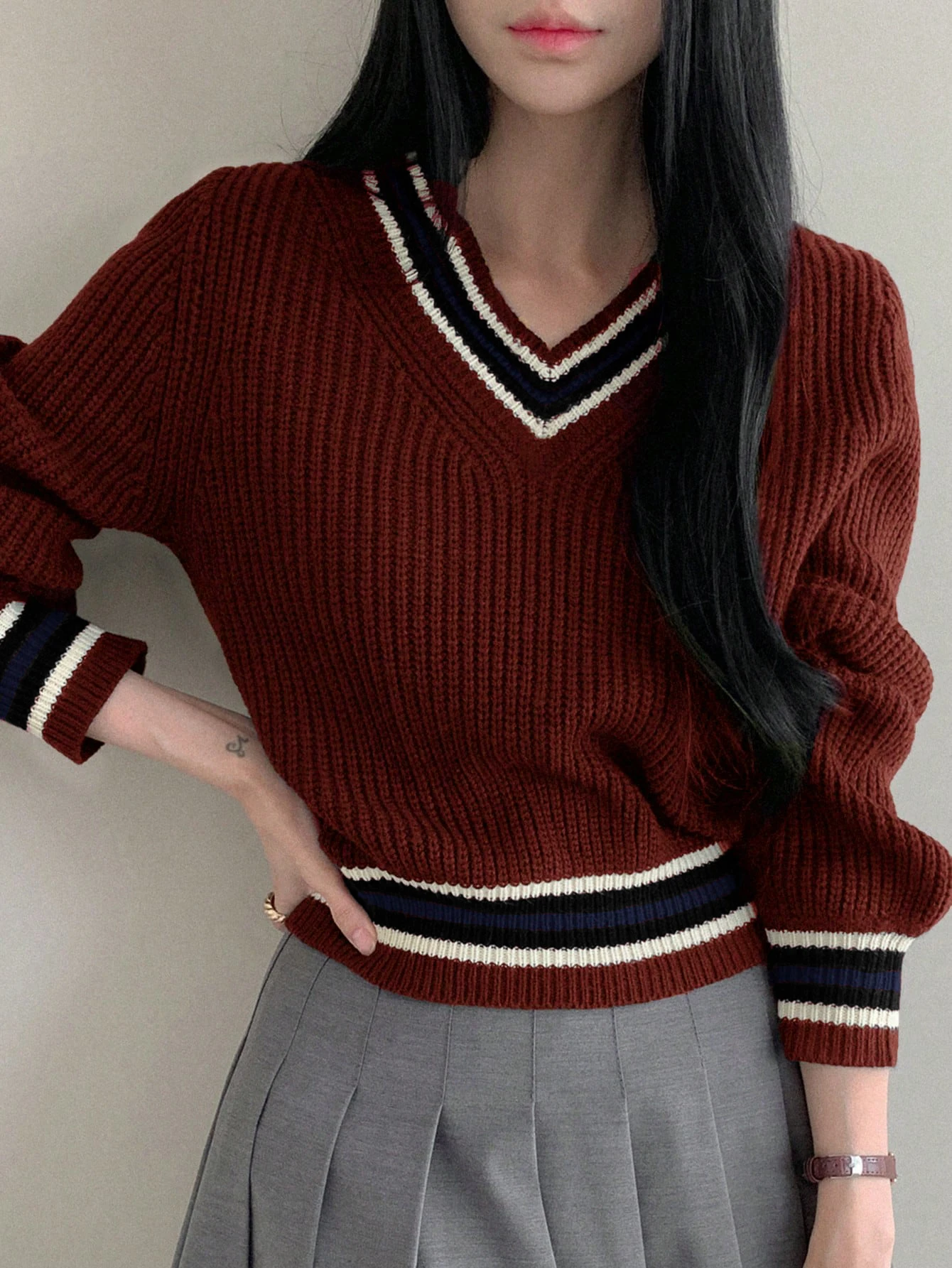 Women's Burgundy Striped Trim Knit Sweater V-Neck Puff Sleeve Cropped Preppy Top for Casual Wear