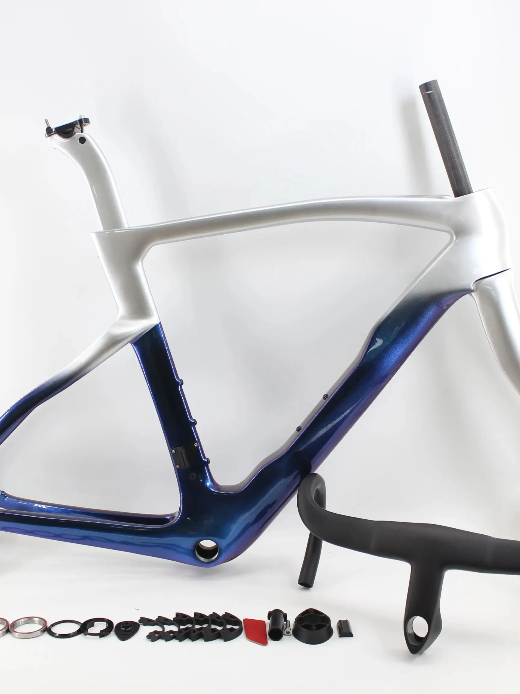 AliExpress NONE Newest 700C Fully hidden cable Road Bike 1K Full Carbon Fibre Thru Axle Disc Brake Frame Carbon Bicycle Handlebar Fork Seatpost