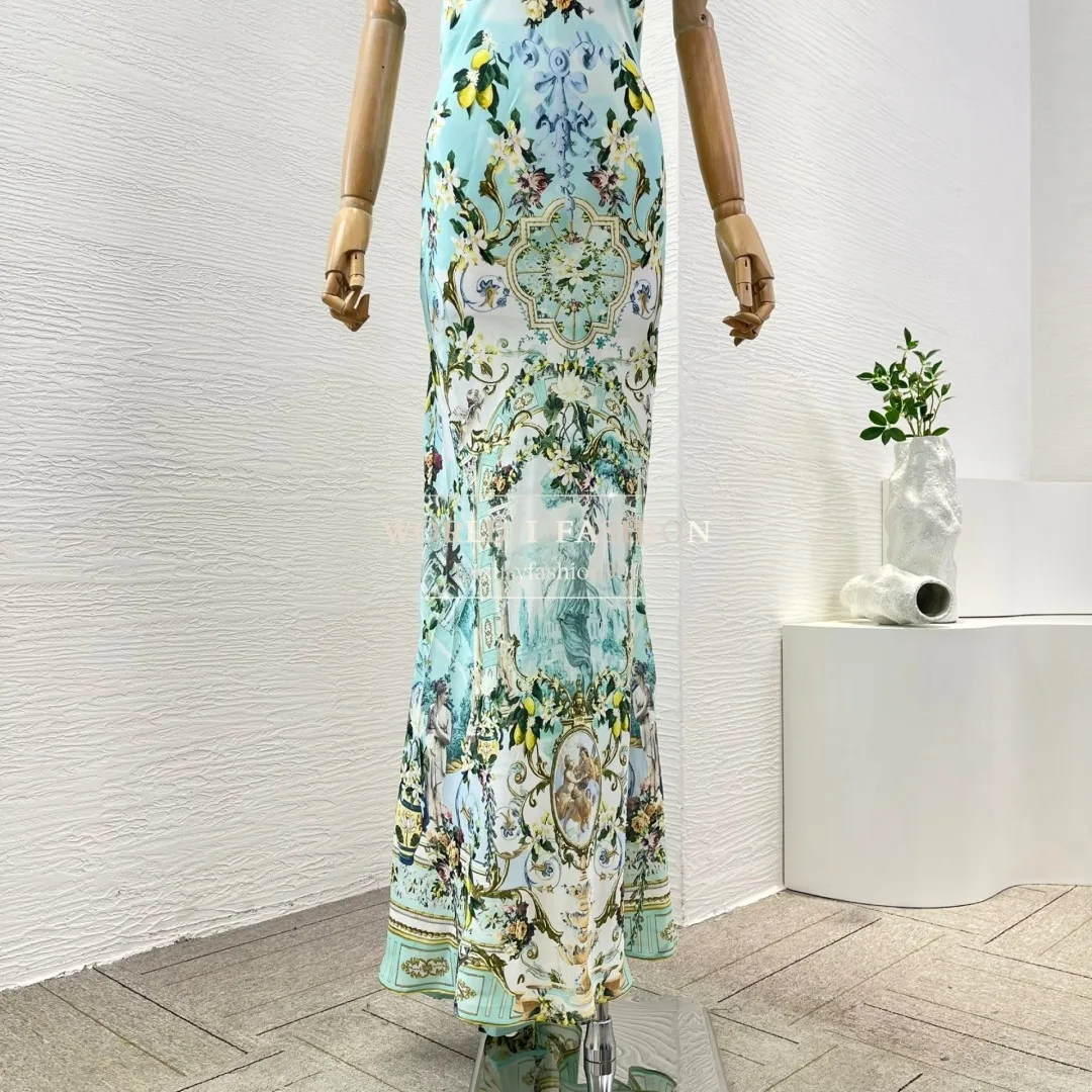 Hochwertiges, ärmelloses, rückenfreies Maxikleid mit grünem Blumendruck und Diamanten