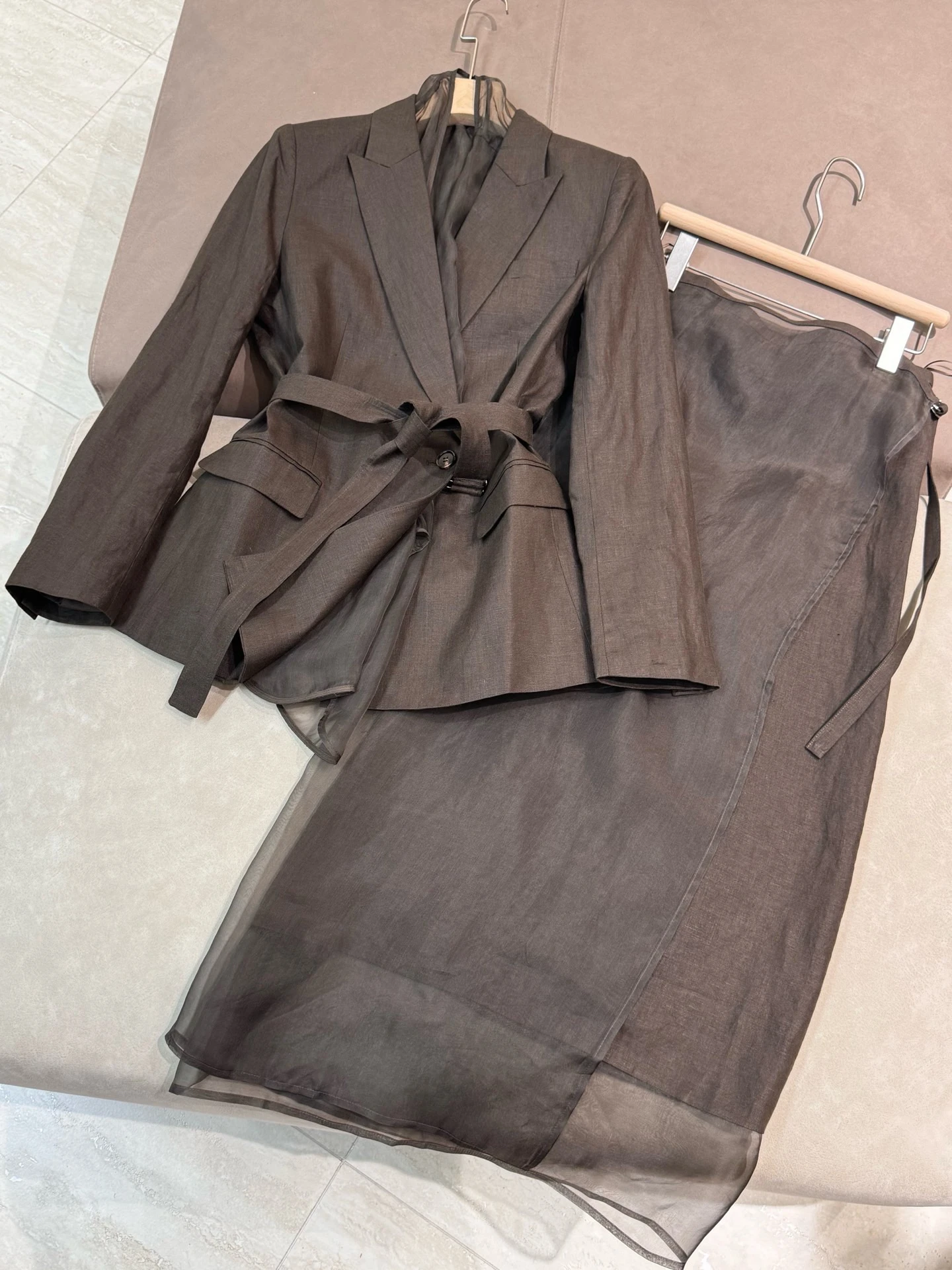 Luxurious imported linen and silk solid color skirt suit