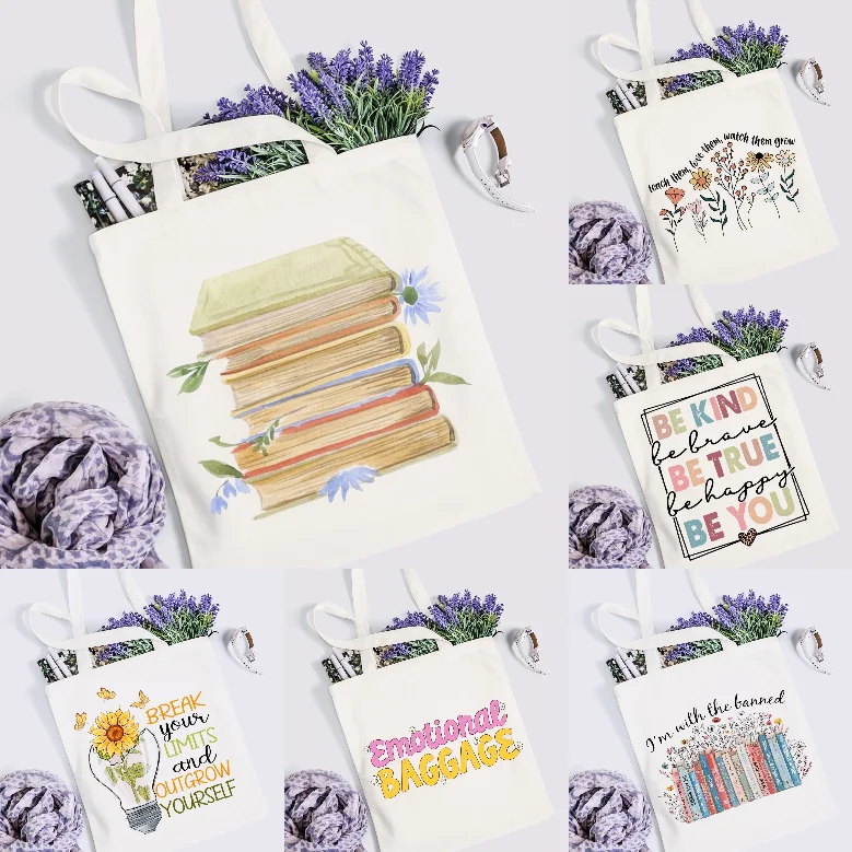 

Белая холщовая сумка с книжным стопом и цветочным узором. Женская многоразовая сумка для покупок. Универсальная сумка на плечо для повседневного использования.