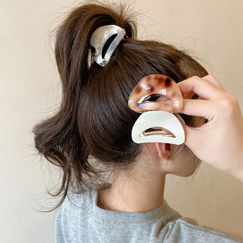 

Elliptic Mini Hair Claw Hair Grab Clip Hollow Out Acetate Hair Clips High Ponytail Clip Leopard Pattern Acetic Acid Barrettes