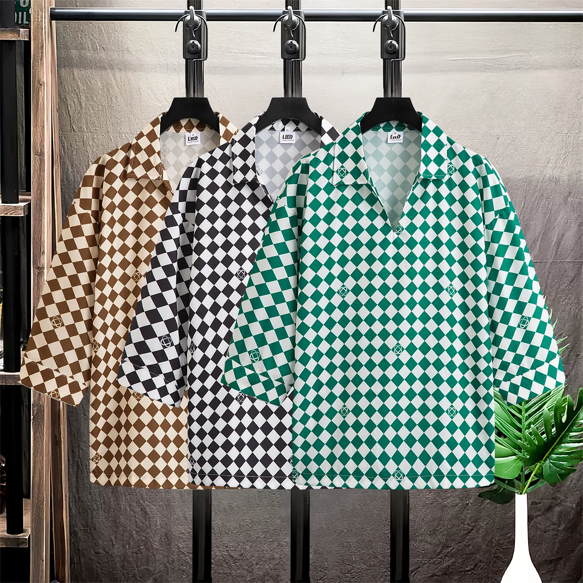 

Летняя тонкая мужская рубашка из ледяного шелка свободного кроя с модным принтом и V-образным вырезом, дышащая, повседневная