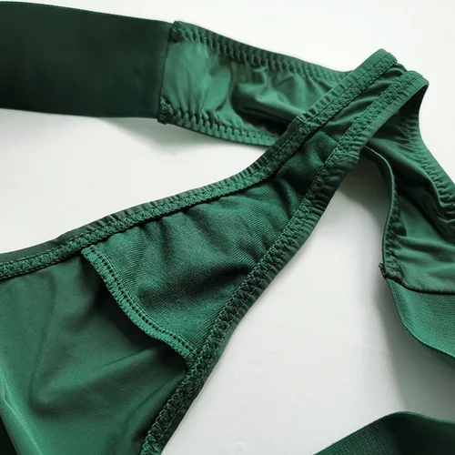 Imagen 2 del producto Europa y los Estados Unidos sexy Tanga de metal en forma de V deportes elevación de cadera cintura baja horquilla alta pantalones T mujeres tanga lencería linda