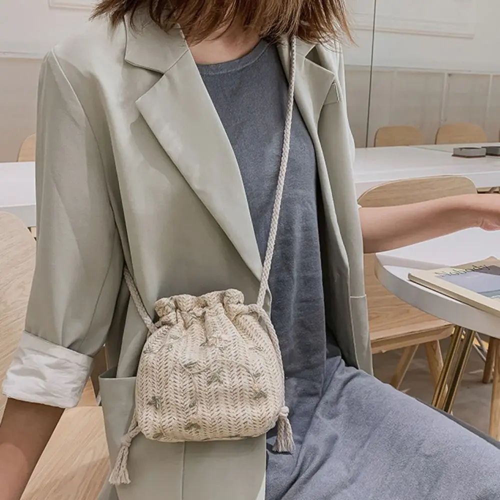 

Casual Weave Drawstring Bucket Bag Elegant Flower Crossbody Bag Lace Korean Style Woven Beach Bag Travel